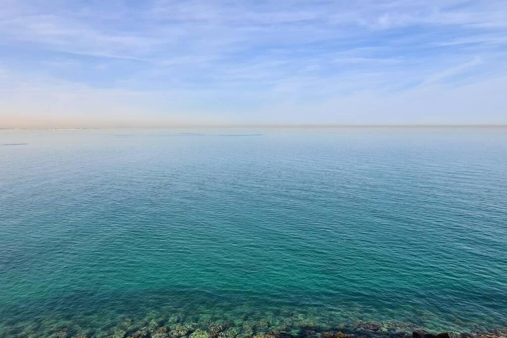 Апартаменты A Perfect Escape - Sea Facing Рас-эль-Хайма Экстерьер фото